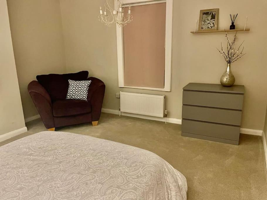 Stylish & Spacious 2 Storey, 3 Bed Apartment Gravesend Zewnętrze zdjęcie