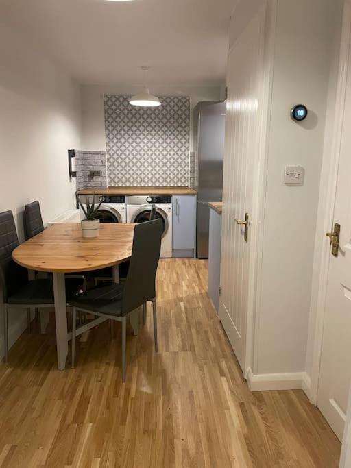 Stylish & Spacious 2 Storey, 3 Bed Apartment Gravesend Zewnętrze zdjęcie