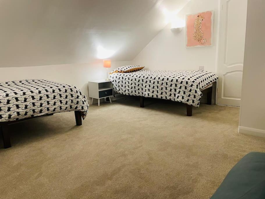 Stylish & Spacious 2 Storey, 3 Bed Apartment Gravesend Zewnętrze zdjęcie