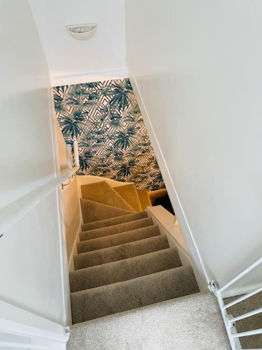 Stylish & Spacious 2 Storey, 3 Bed Apartment Gravesend Zewnętrze zdjęcie